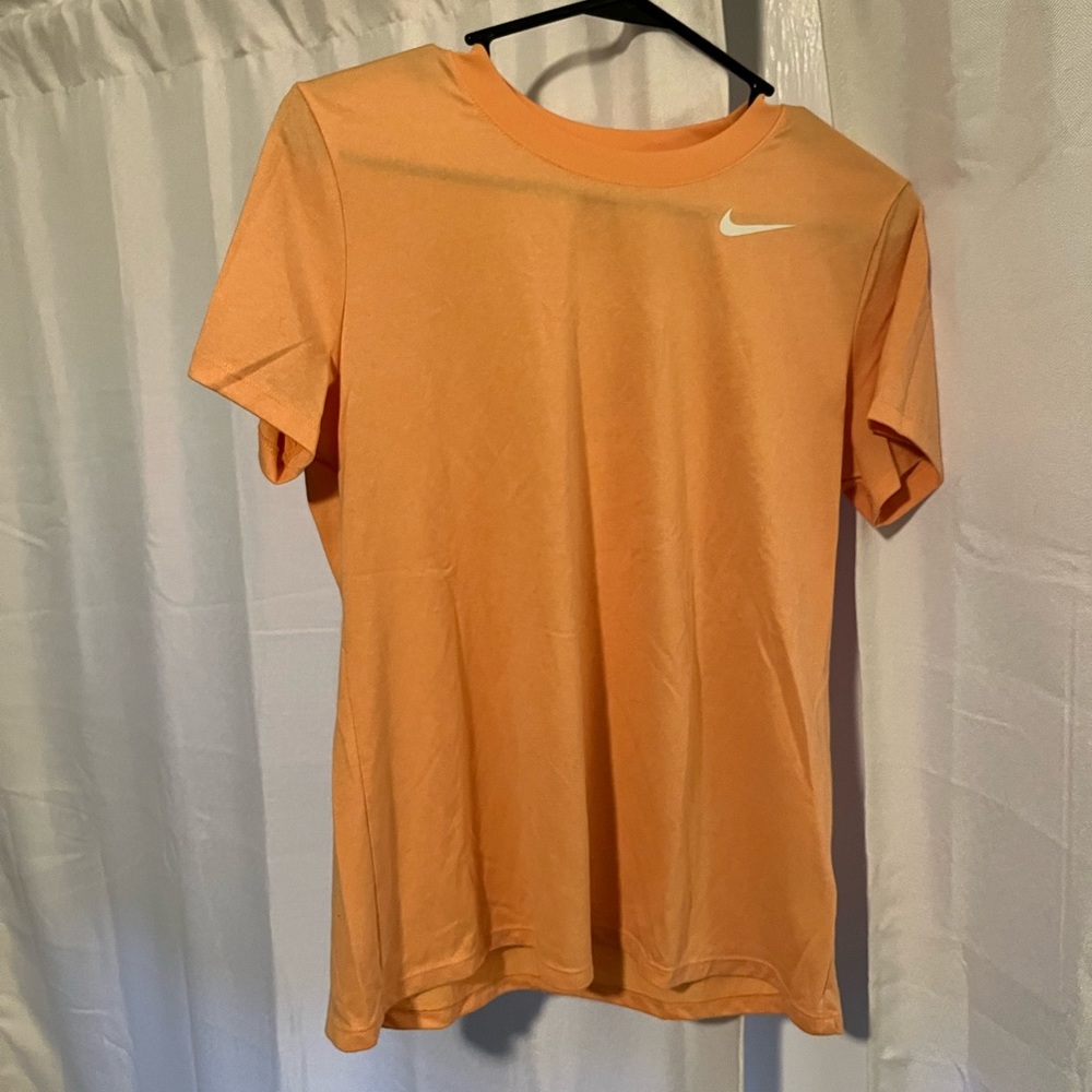 Light orange Nike drifit t shirt